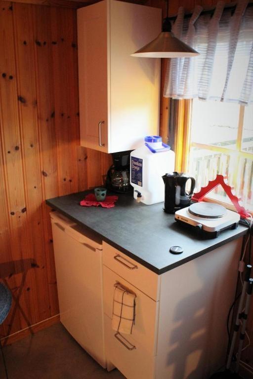 Bjoersjoeas Vildmark - Small Camping Cabin Close To Nature Olofstorp Екстериор снимка